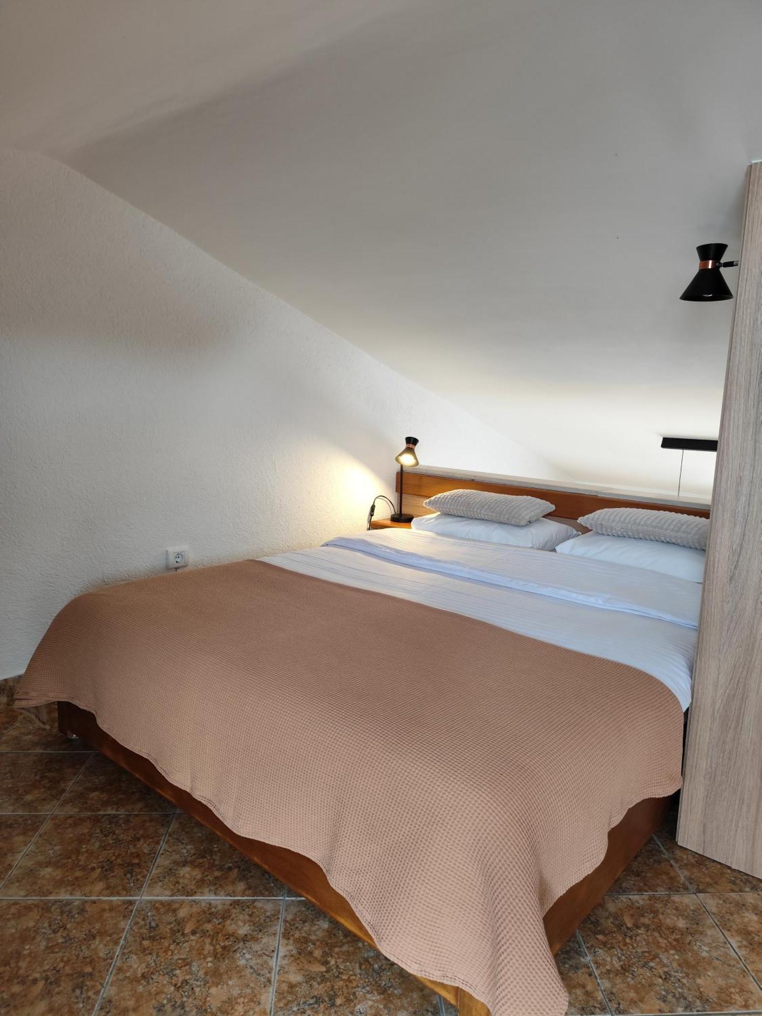 Guest House Jedro Petrovac Exteriér fotografie
