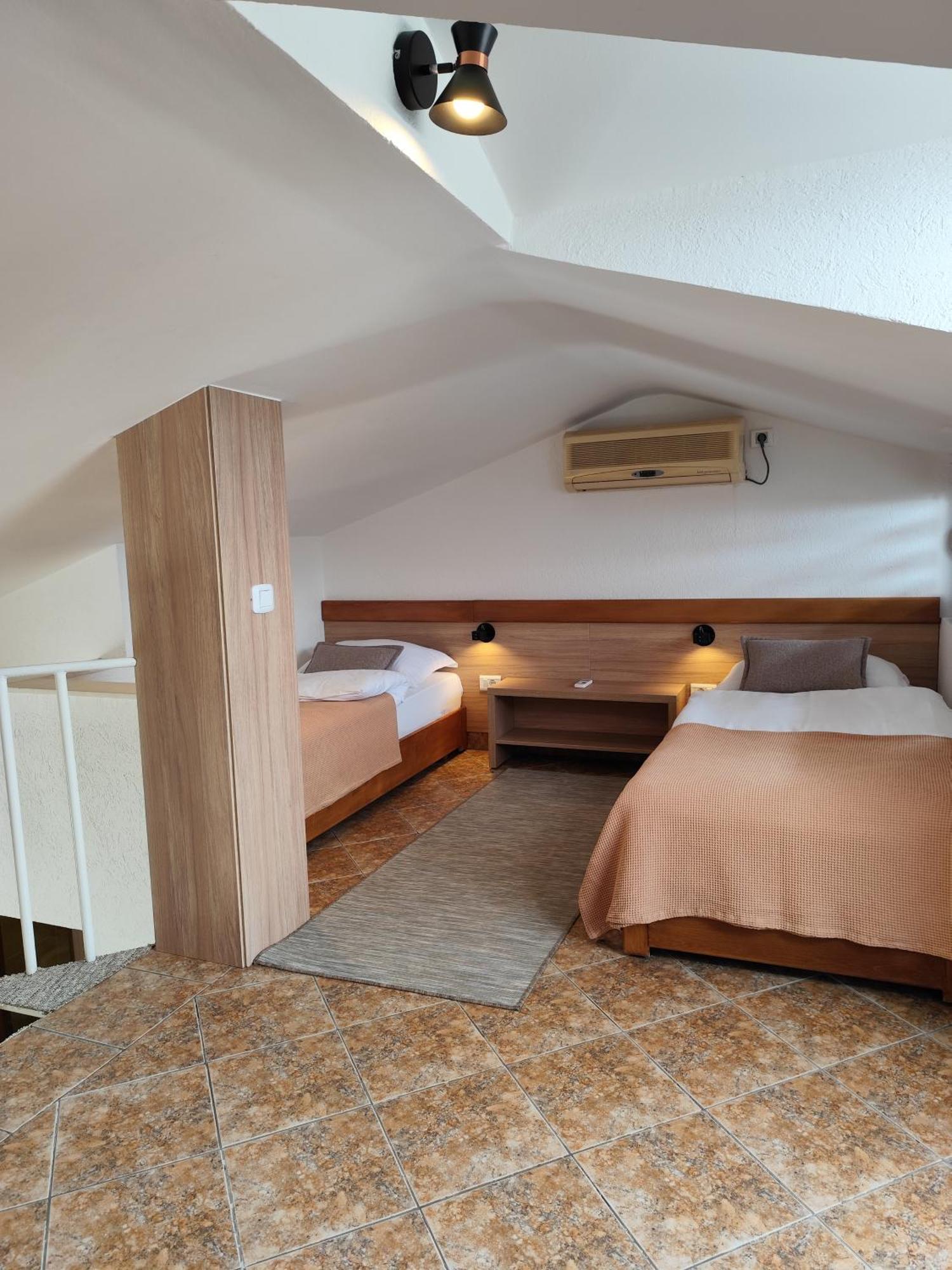 Guest House Jedro Petrovac Pokoj fotografie