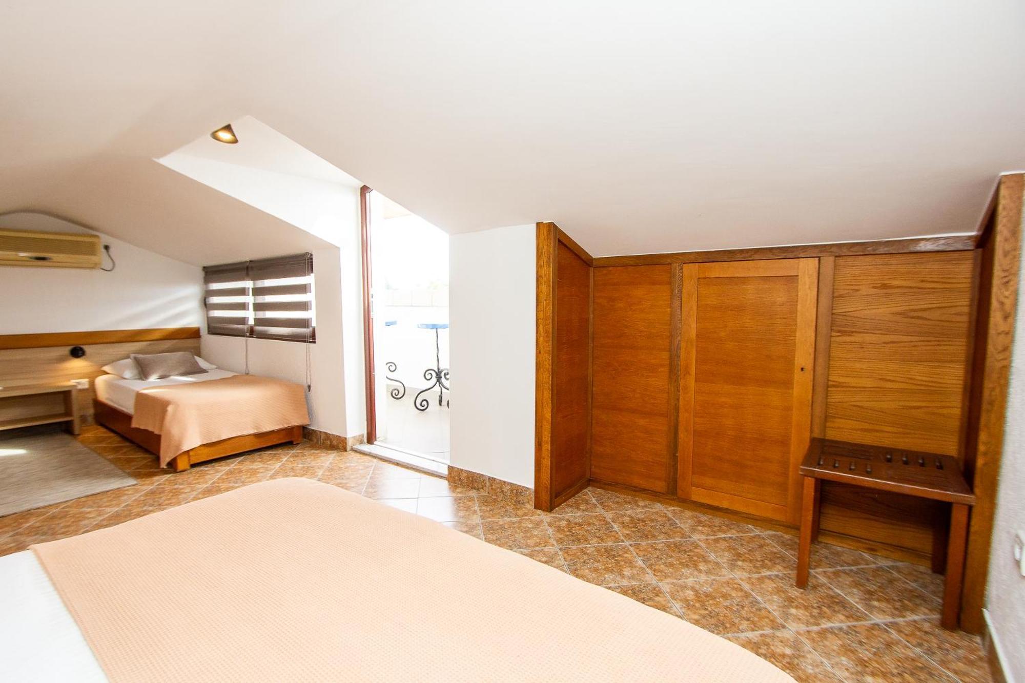 Guest House Jedro Petrovac Exteriér fotografie