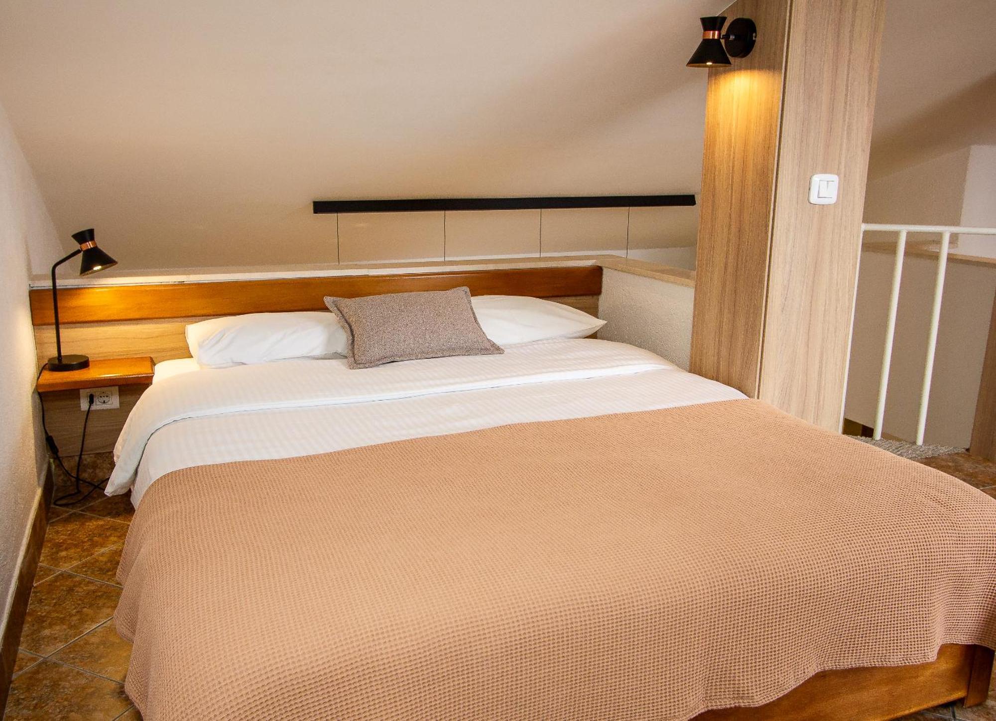 Guest House Jedro Petrovac Exteriér fotografie