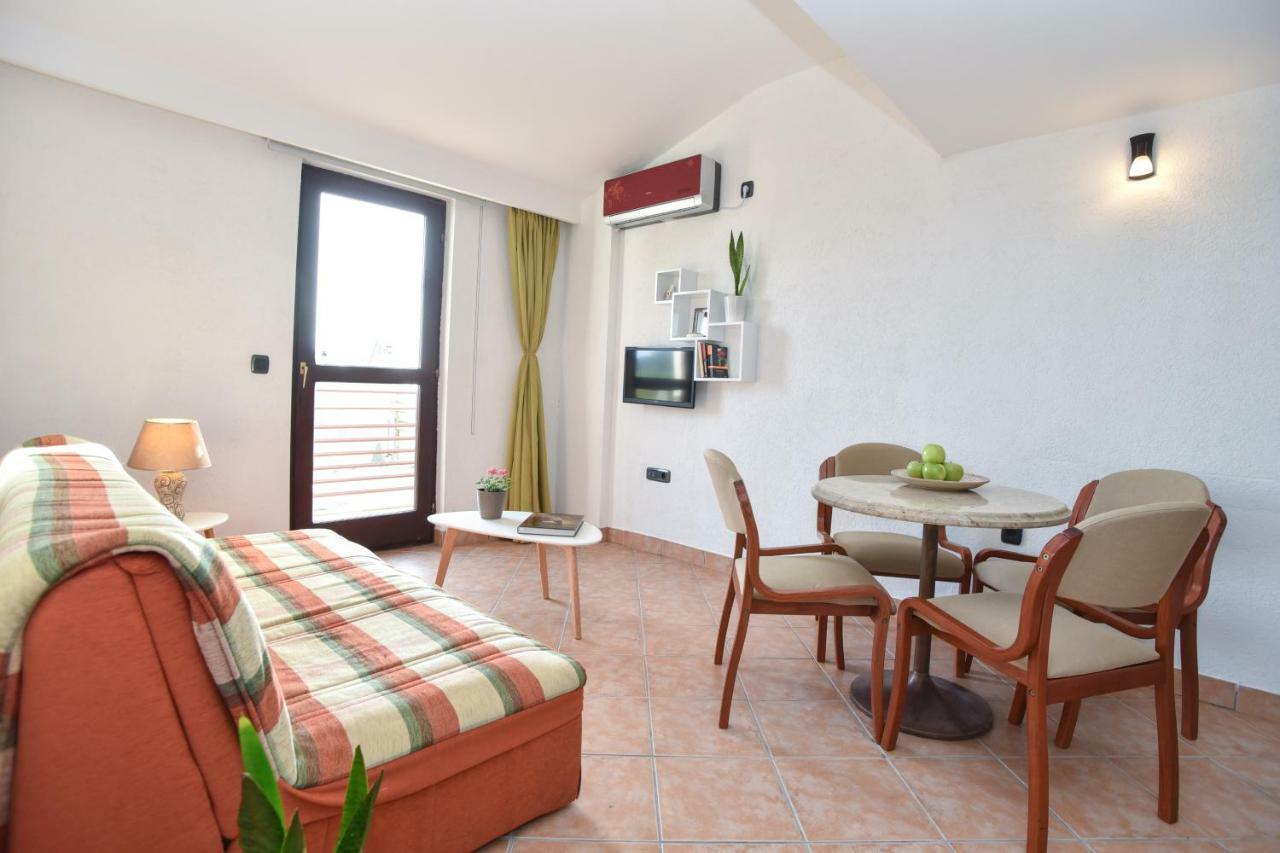 Guest House Jedro Petrovac Exteriér fotografie
