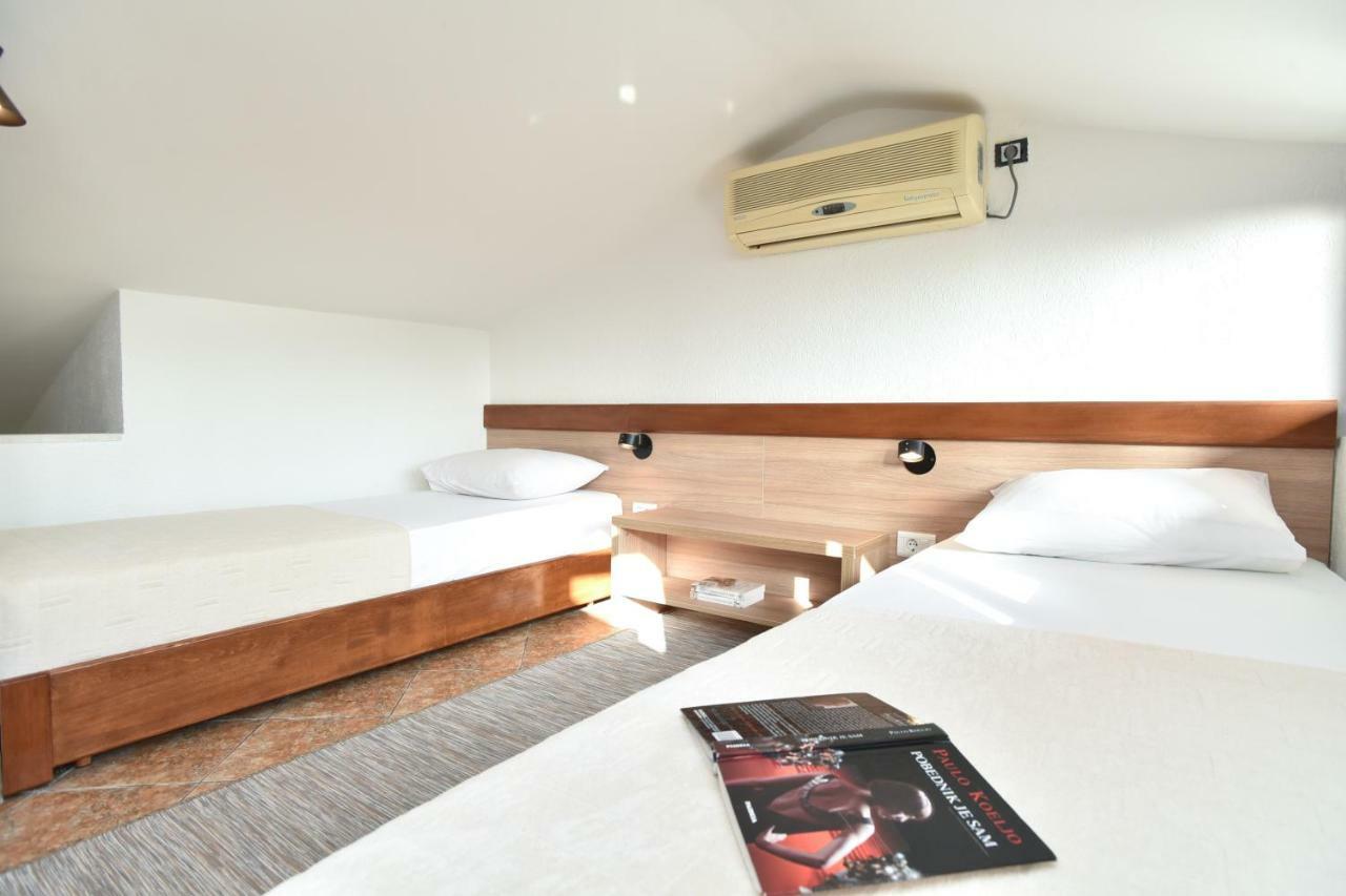 Guest House Jedro Petrovac Exteriér fotografie