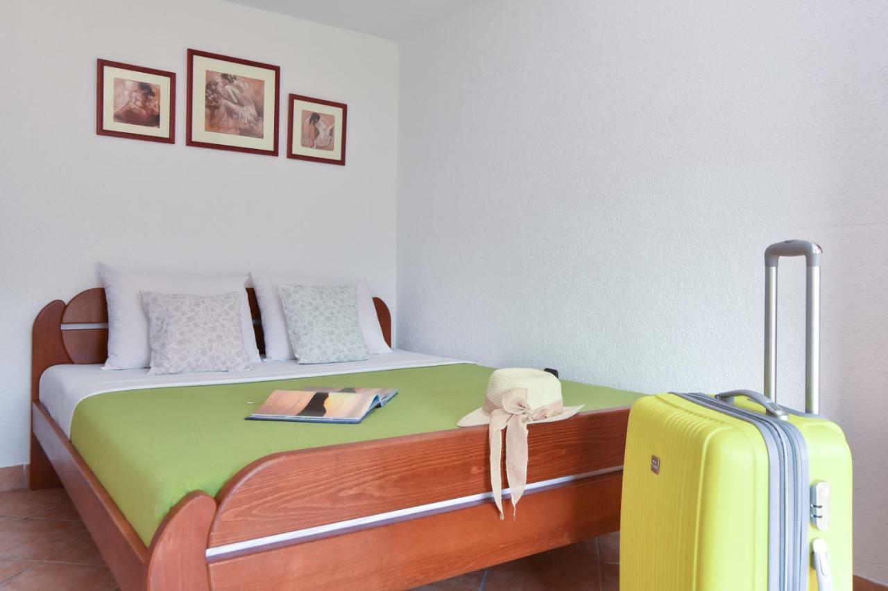 Guest House Jedro Petrovac Exteriér fotografie