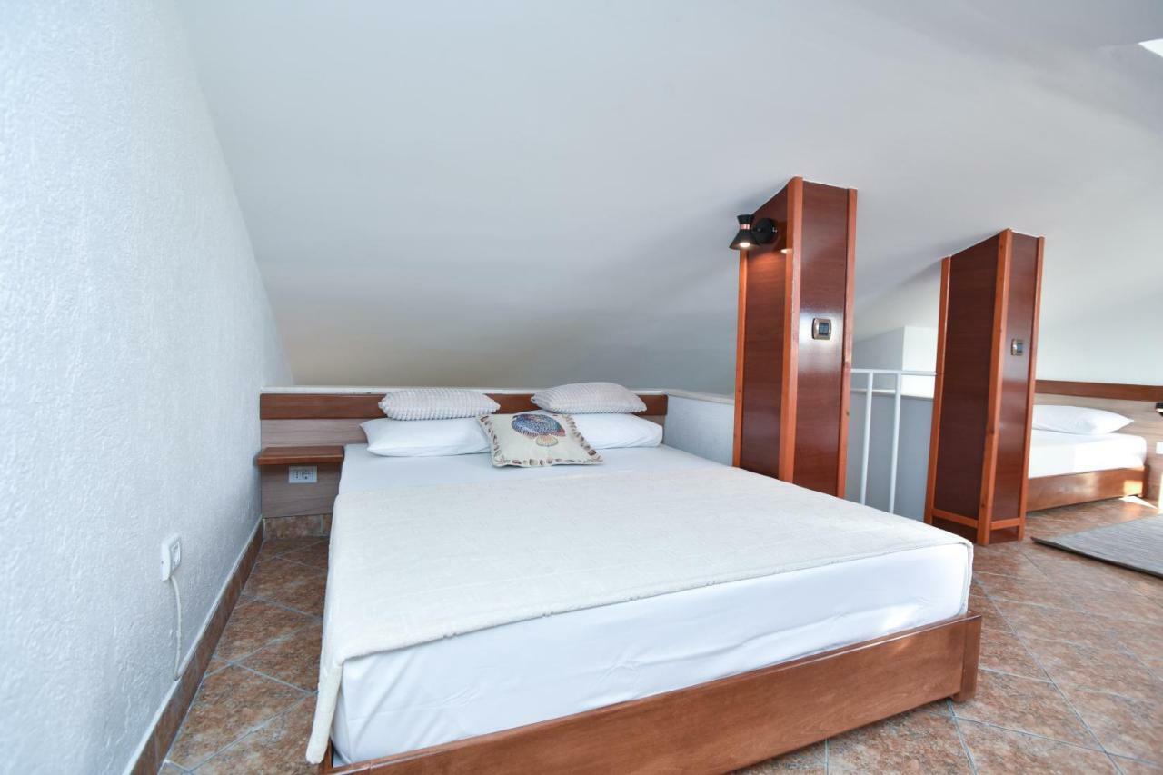 Guest House Jedro Petrovac Exteriér fotografie